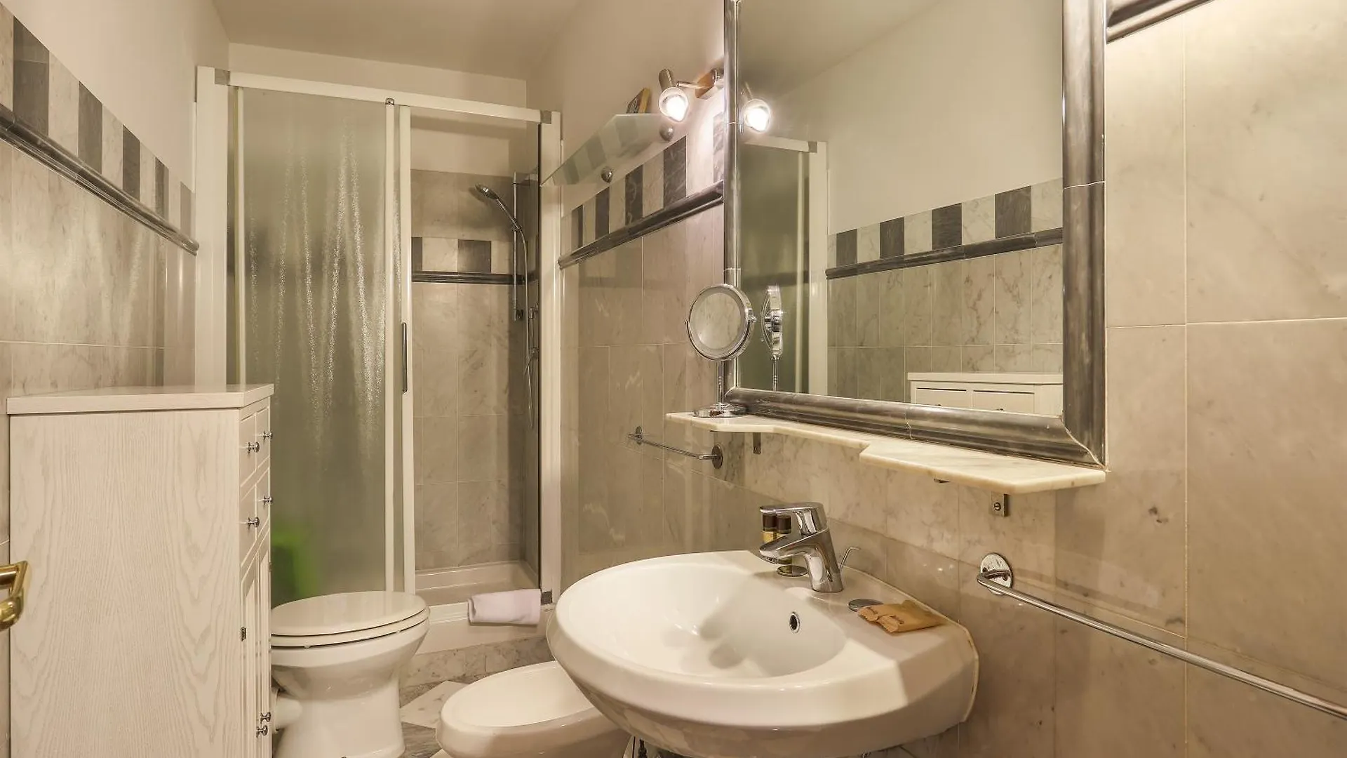 2 Bedroom Apartment With Terrace Florencja Włochy