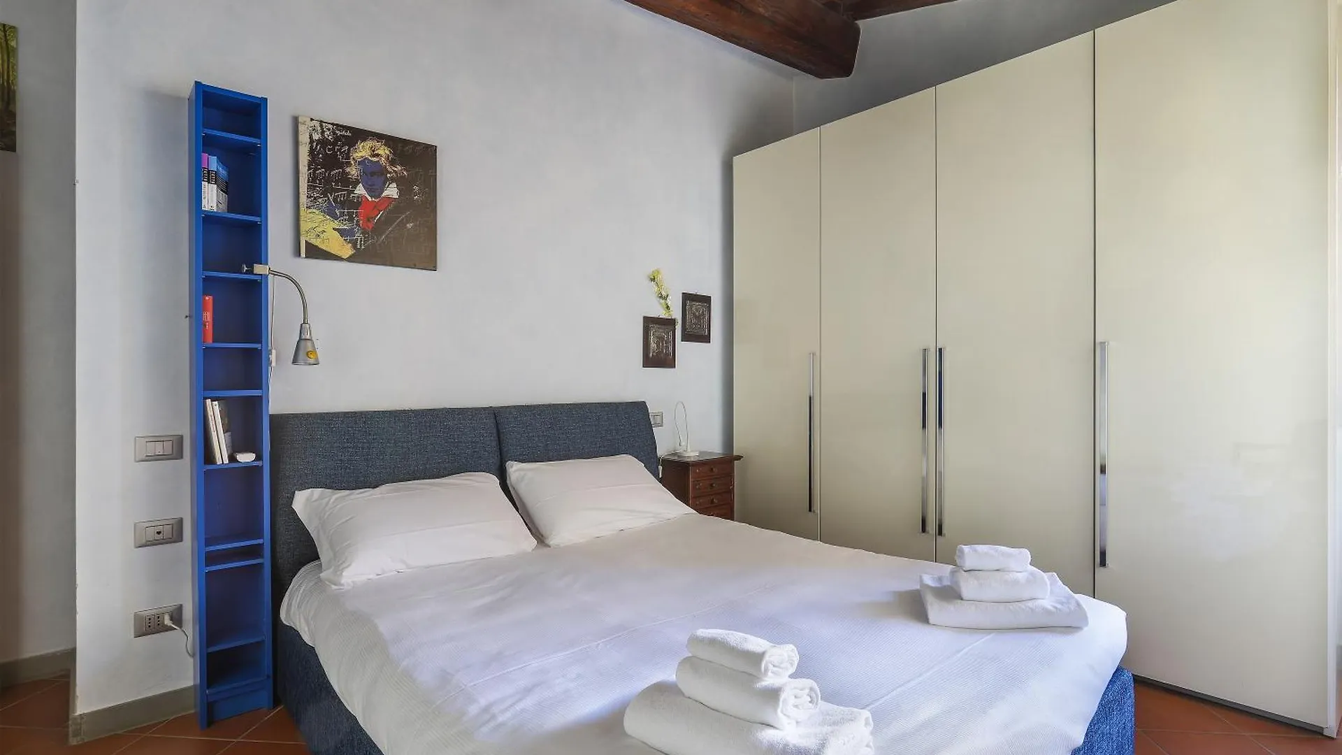 2 Bedroom Apartment With Terrace Florencja 0*,  Włochy