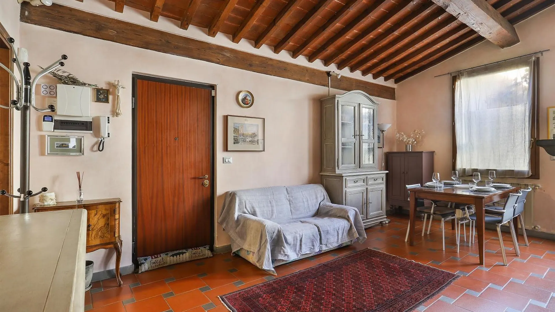 2 Bedroom Apartment With Terrace Florencja