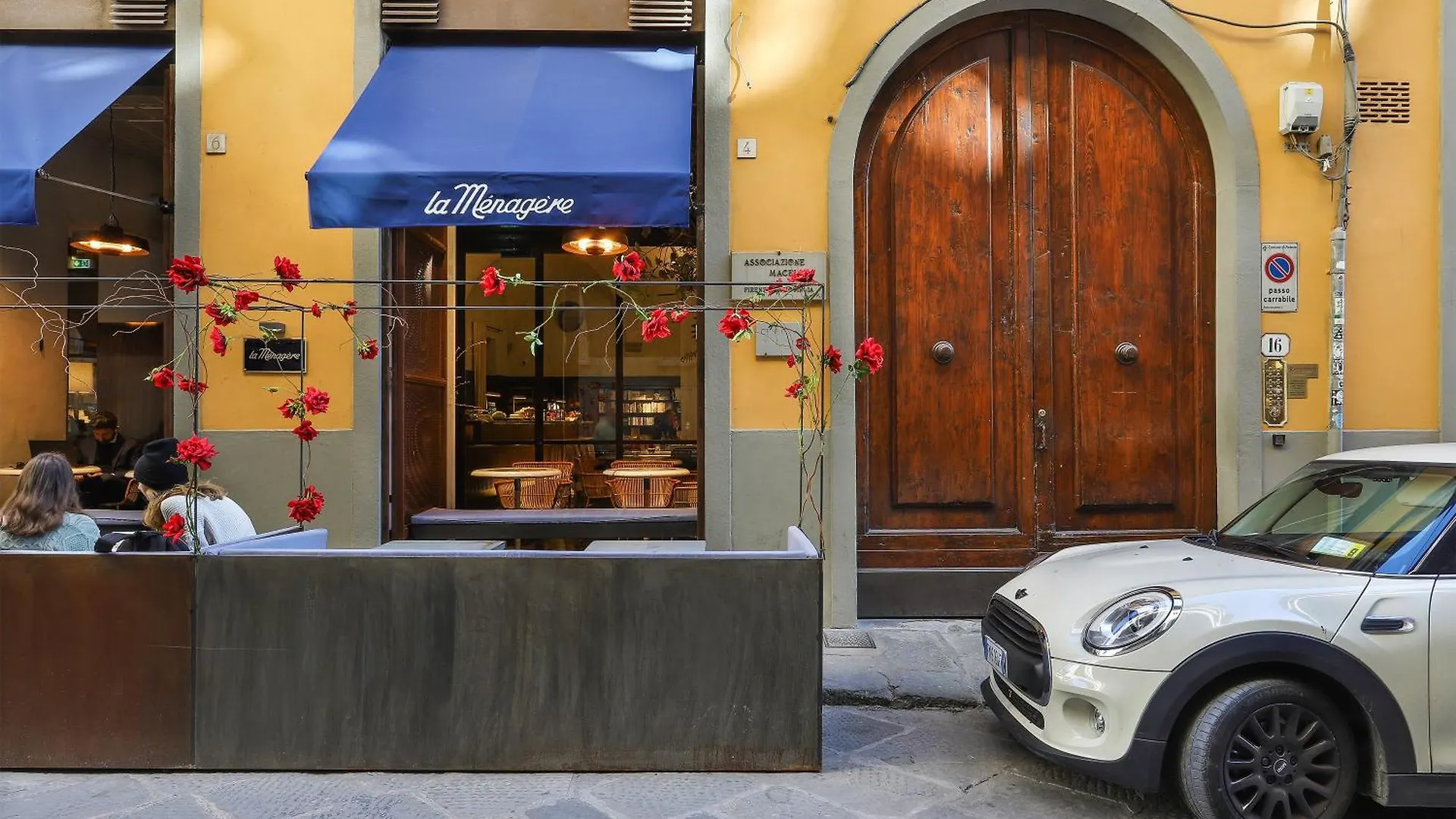 2 Bedroom Apartment With Terrace Florencja