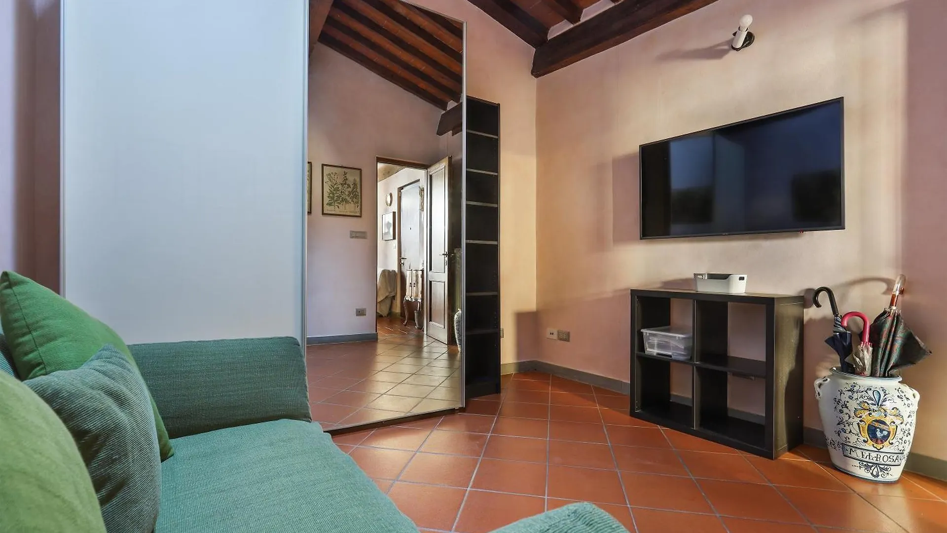 2 Bedroom Apartment With Terrace Florencja 0*,  Włochy