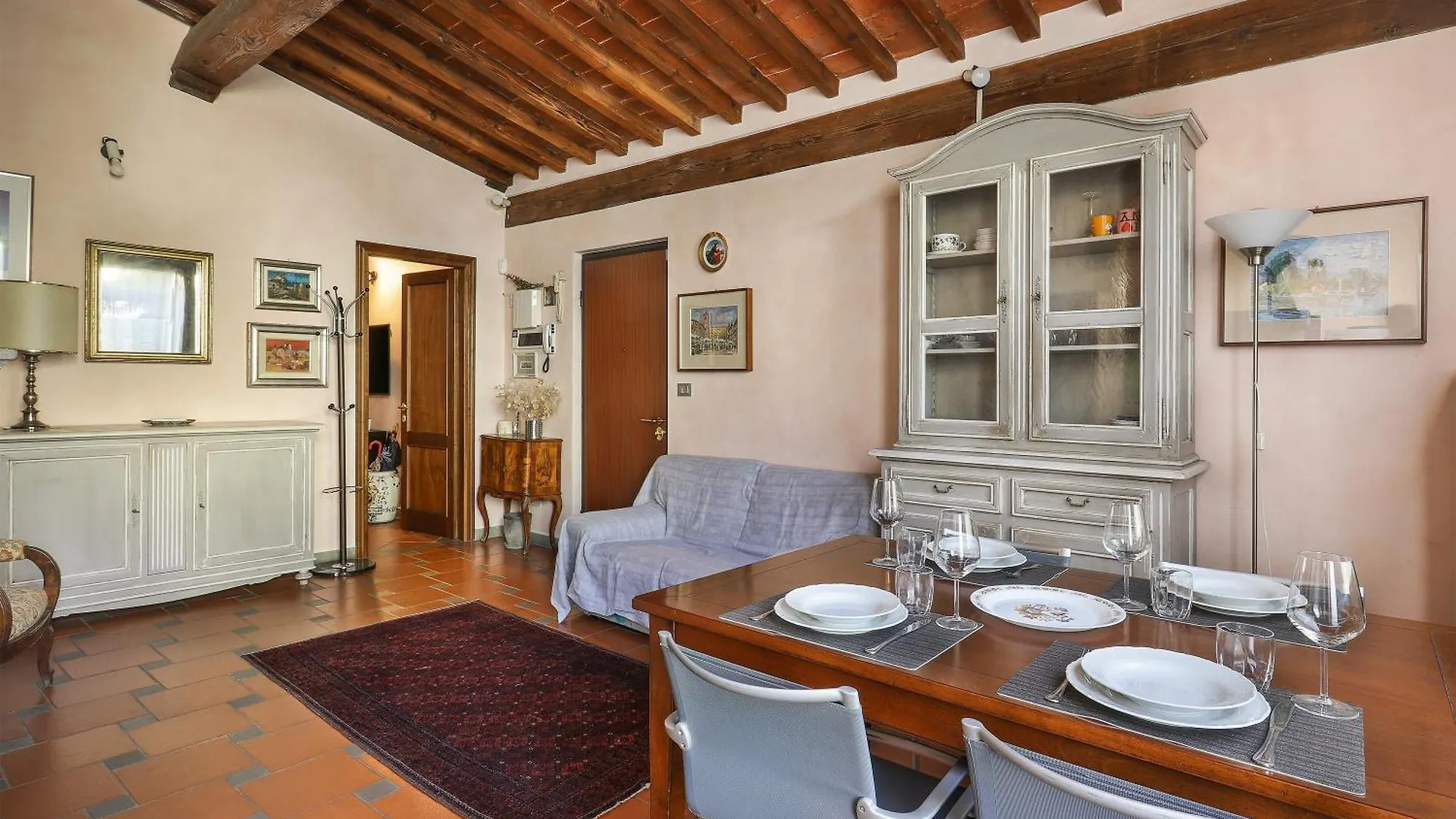 2 Bedroom Apartment With Terrace Florencja